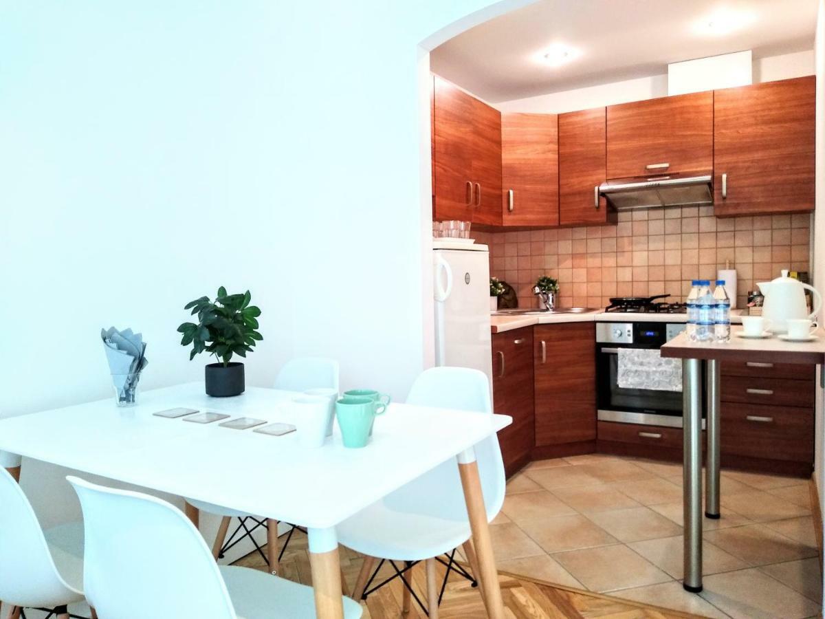 ורשה Chill & Explore By Cooee Apartments מראה חיצוני תמונה