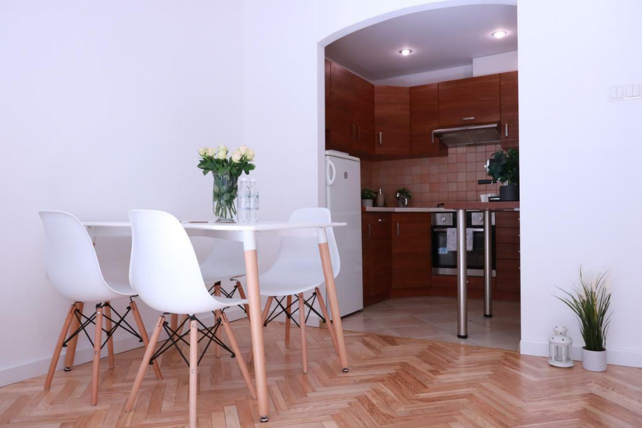 ורשה Chill & Explore By Cooee Apartments מראה חיצוני תמונה